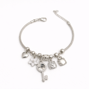GLAM CHARM BRACELET