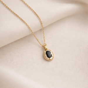 BLACK OVAL STONE NECKLACE