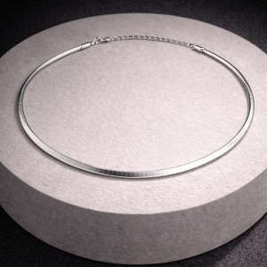 SILVER SNAKE NECKLACE