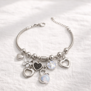 HEART CHARM BRACELET