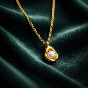 PEARL AURA NECKLACE